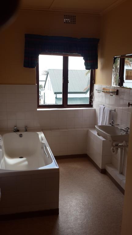 Victoria Hotel Bredasdorp Habitación foto