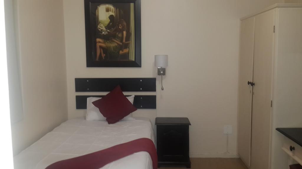 Victoria Hotel Bredasdorp Habitación foto