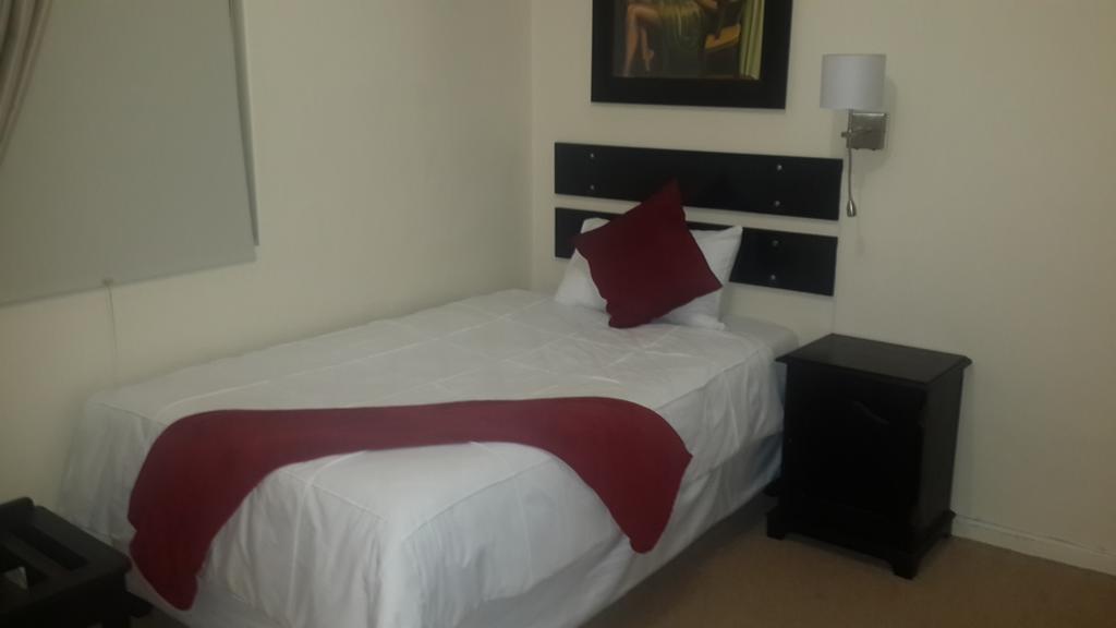 Victoria Hotel Bredasdorp Habitación foto
