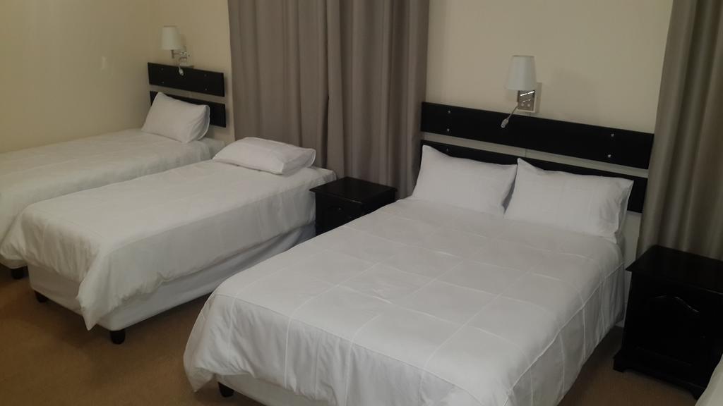 Victoria Hotel Bredasdorp Habitación foto