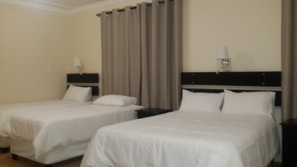 Victoria Hotel Bredasdorp Habitación foto