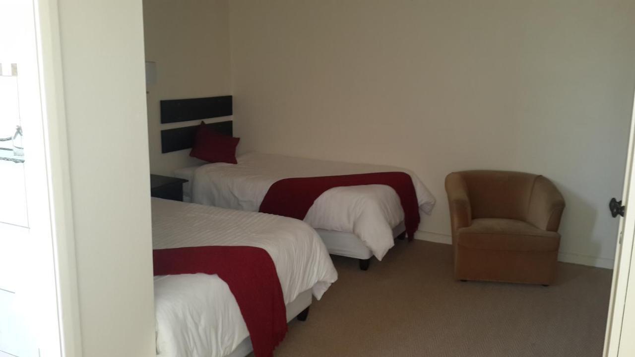 Victoria Hotel Bredasdorp Habitación foto